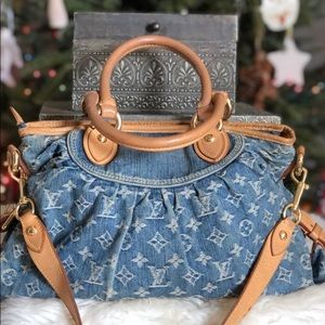Really cute LV bag!